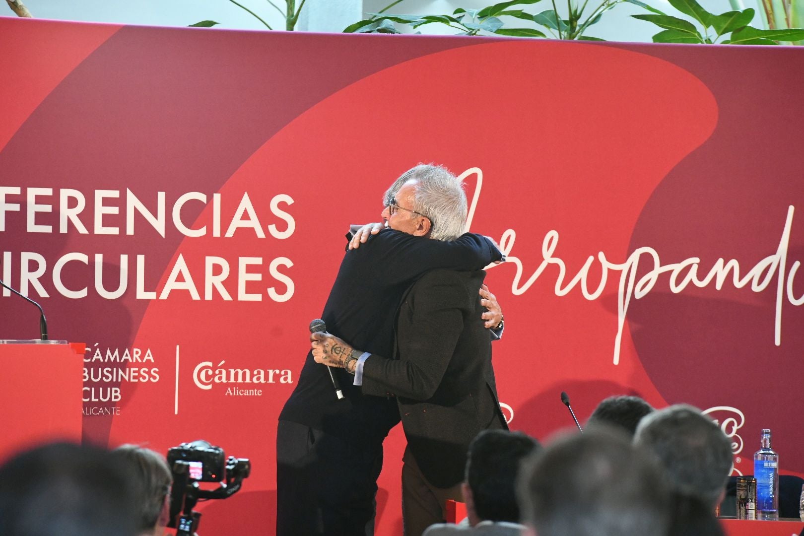 Así ha sido la conferencia de Mario Conde en el Cámara Business Club