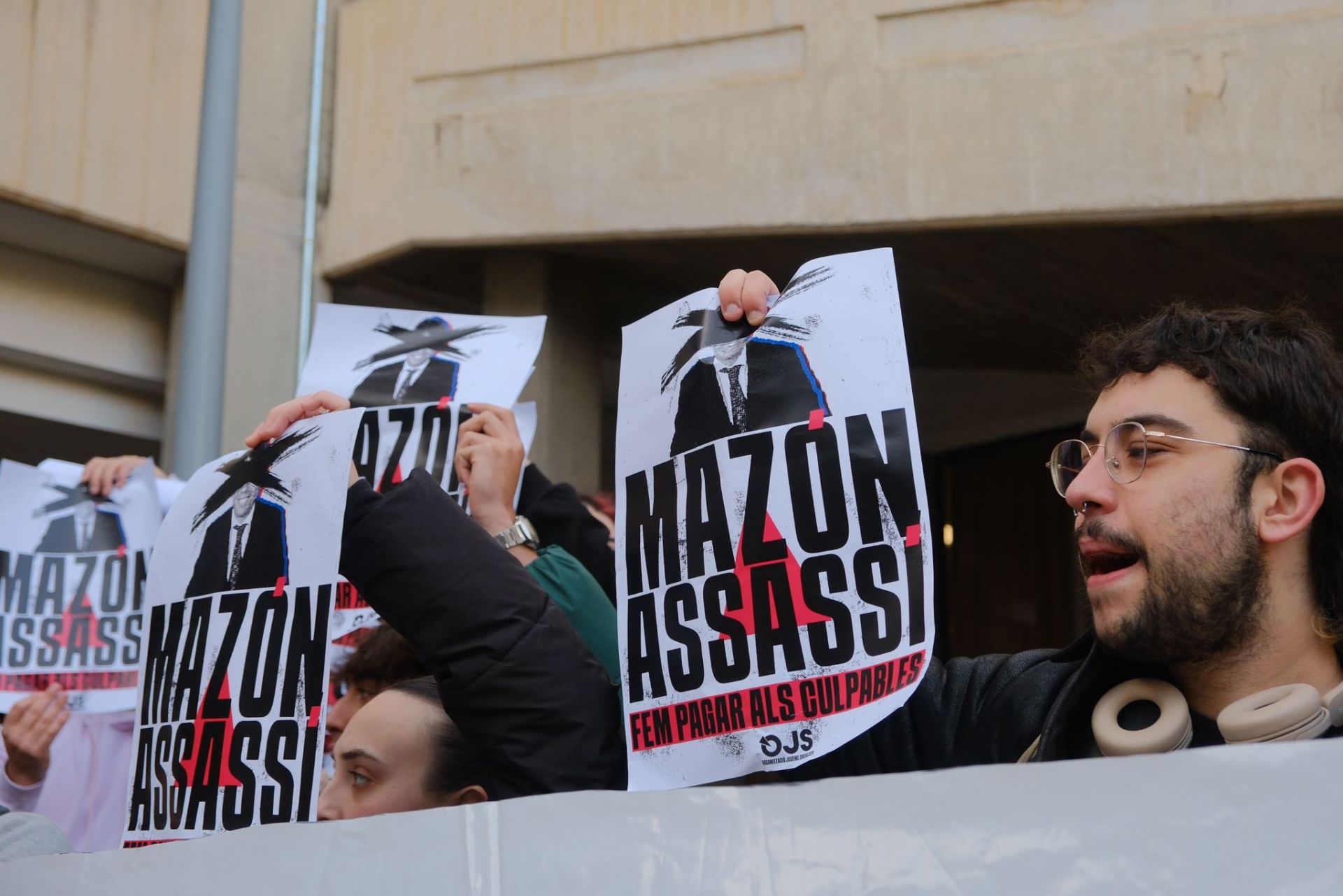 Así ha sido la protesta contra Mazón en la UA