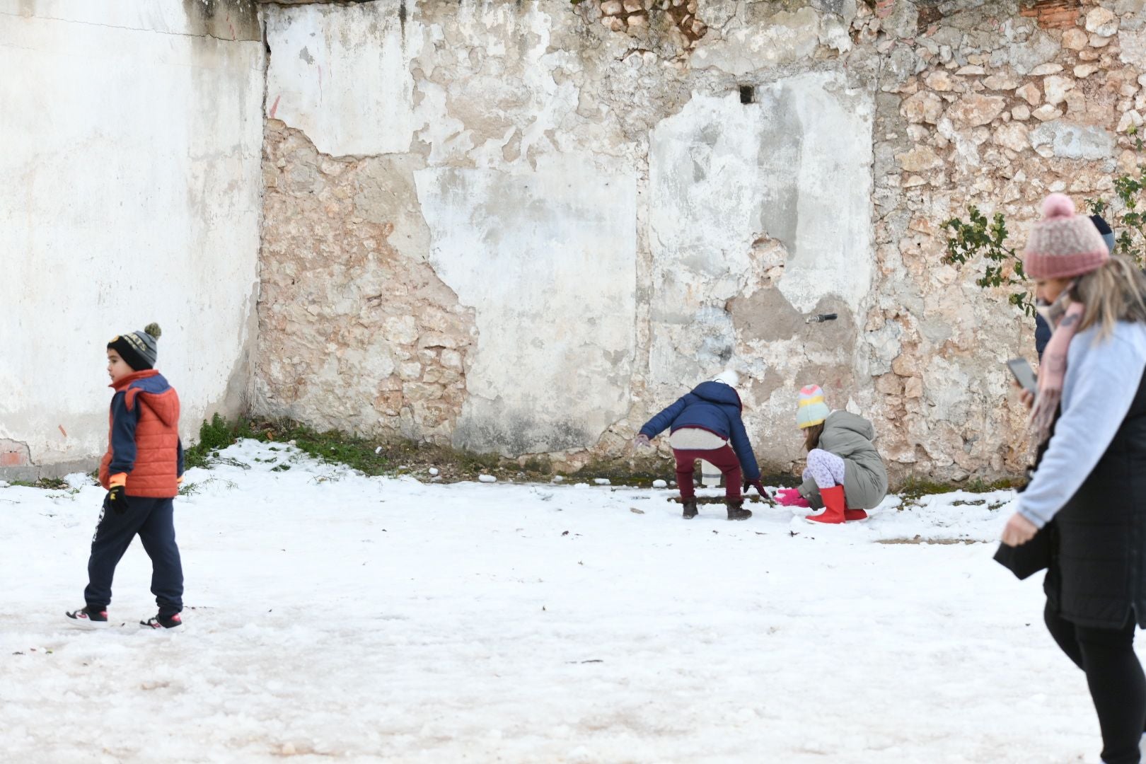 Los alicantinos disfrutan de un día en la nieve