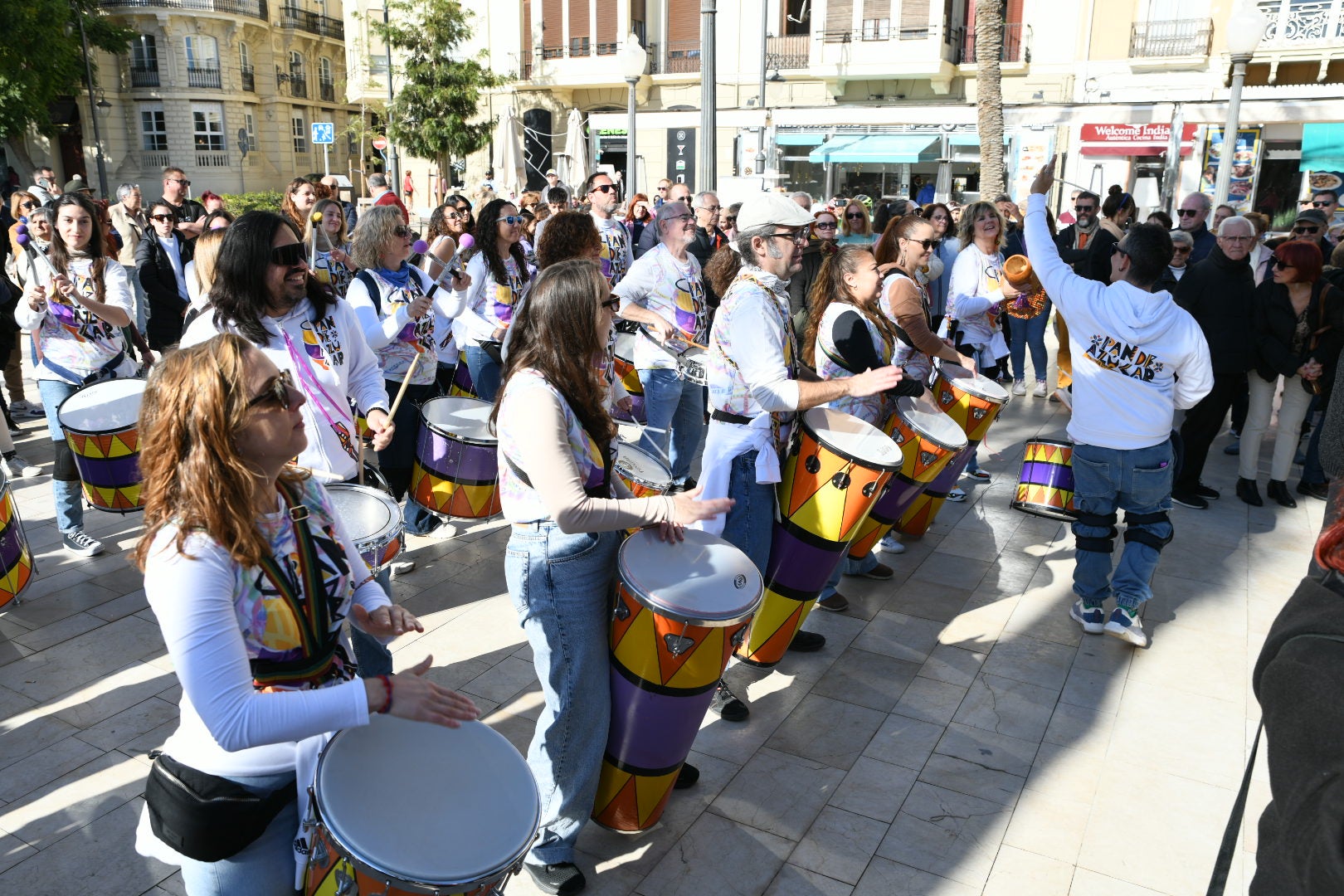 Primera manifestación de los &#039;hippies&#039; de la Explanada tras el cierre