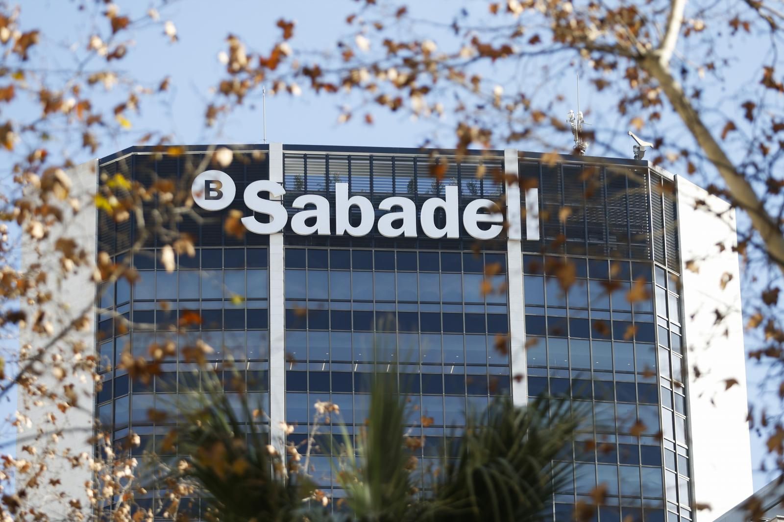 Edificio de la sede central del Banco Sabadell.