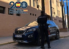 Imagen de archivo de una patrulla de la Policía Nacional de Orihuela.