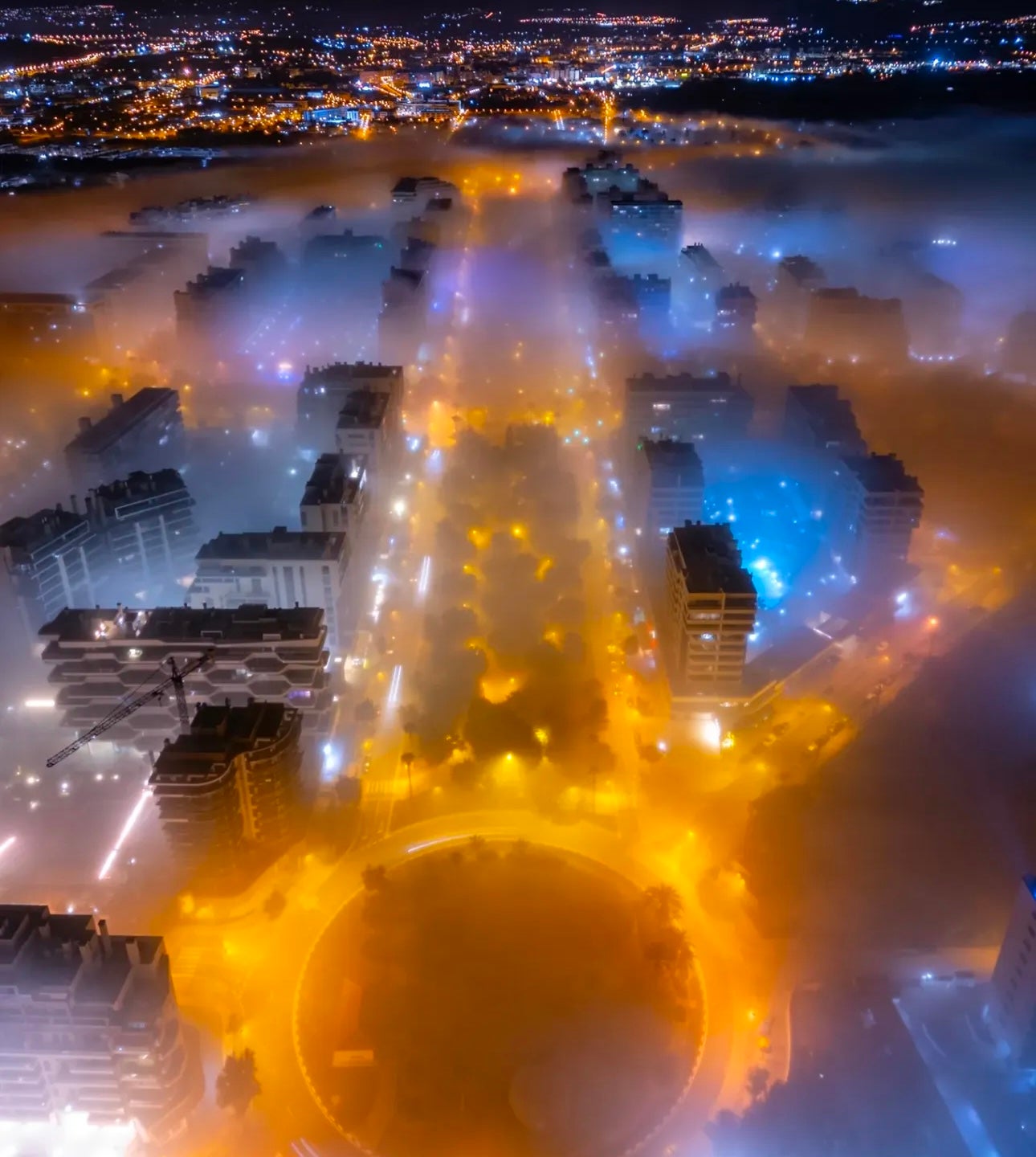 Imagen secundaria 1 - Las espectaculares imágenes de la playa de San Juan engullida por la niebla