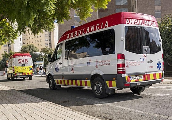 El menor fue ingresado de urgencia en el Hospital General de Alicante tras caer inconsciente.
