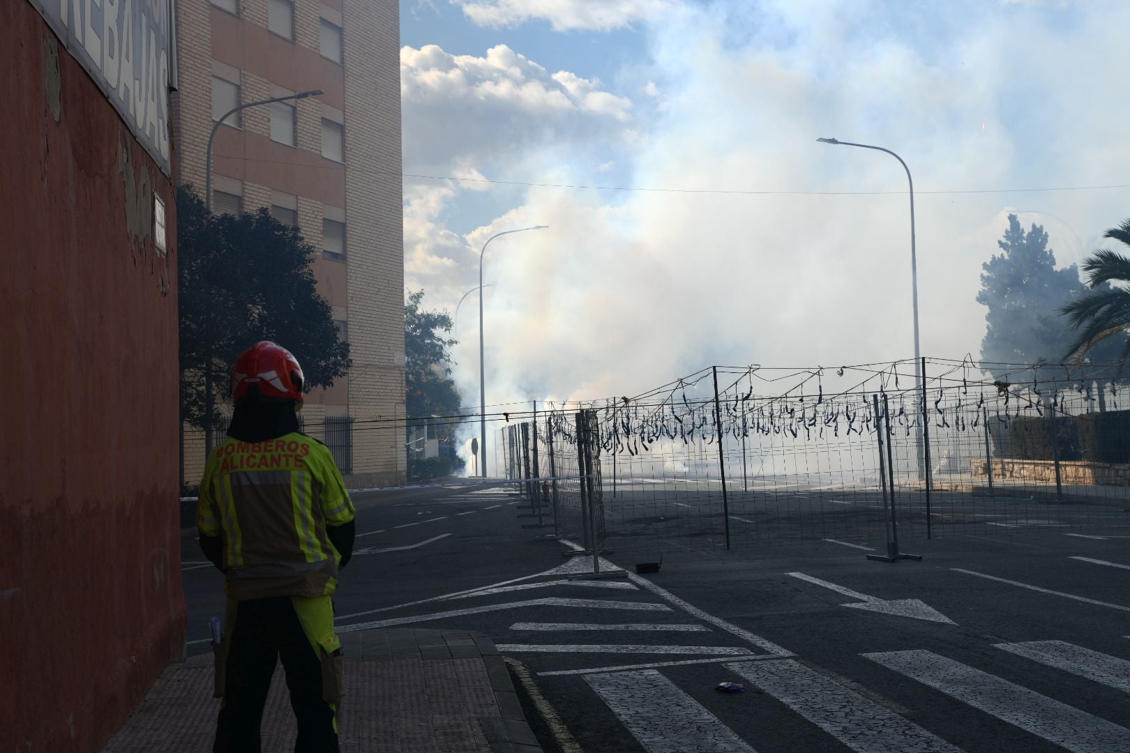 La mascletà de las Hogueras de Alicante, en imágenes