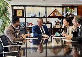 Ruth Merino y Toni Pérez durante la reunión mantenida en Benidorm