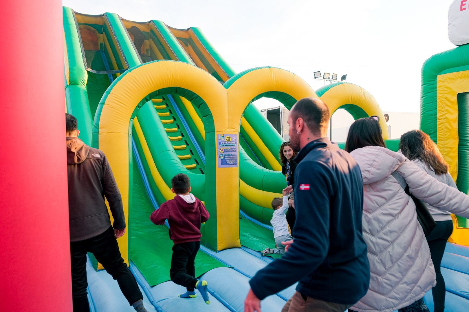 El parque hinchable más grande del mundo ya está en Alicante