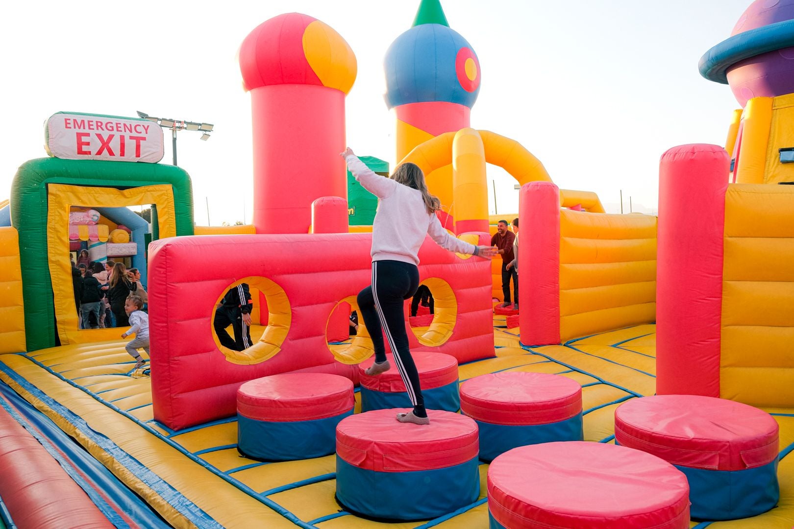 El parque hinchable más grande del mundo ya está en Alicante