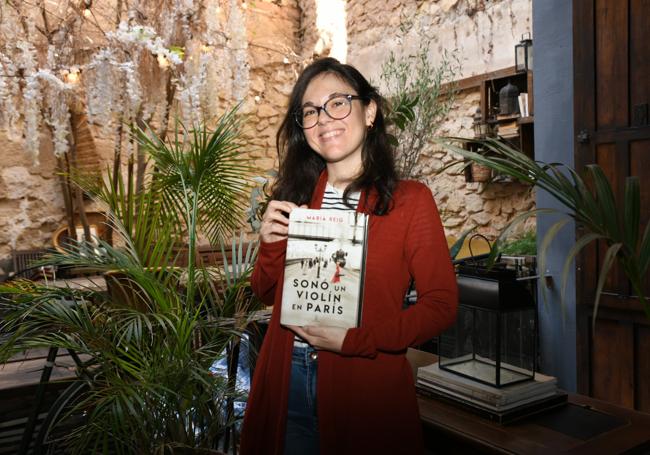 María Reig presenta su novela en Alicante.