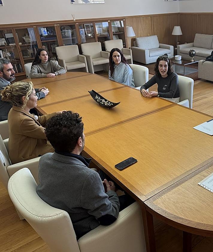 Imagen secundaria 2 - Imágenes de la visita a la fragata española 'Reina Sofía'.