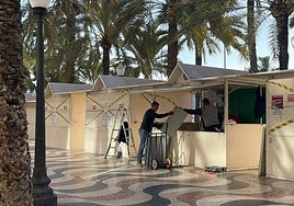 La primera caseta en desmontar en la Explanada.