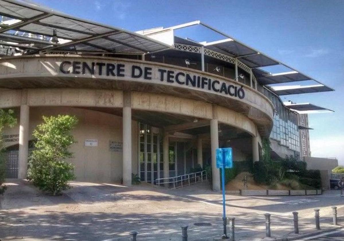 Fachada del centro de tecnificación.