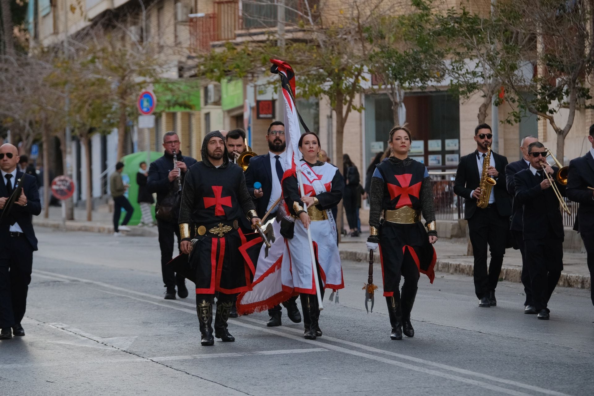 El desfile de Mig Any de los Moros y Cristianos de Altozano, en imágenes