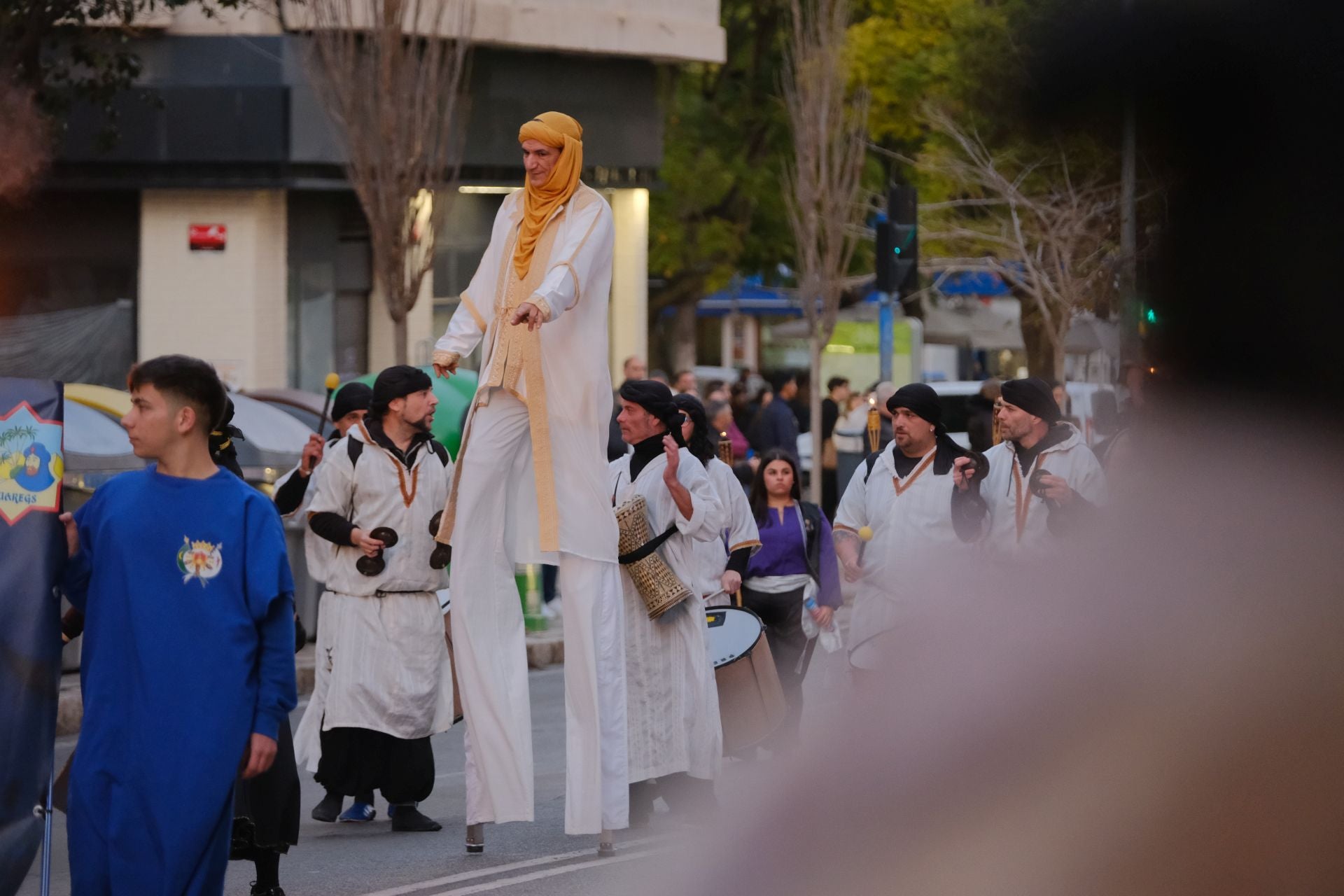 El desfile de Mig Any de los Moros y Cristianos de Altozano, en imágenes