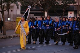 El desfile de Mig Any de los Moros y Cristianos de Altozano, en imágenes