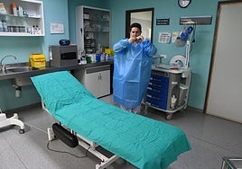 Facultativo en el Hospital General de Alicante.