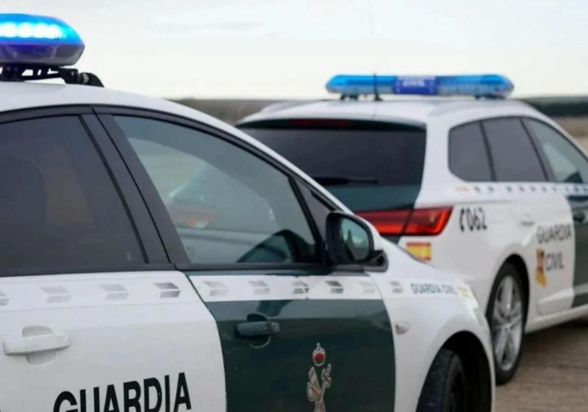 Vehículos oficiales de la Guardia Civil.