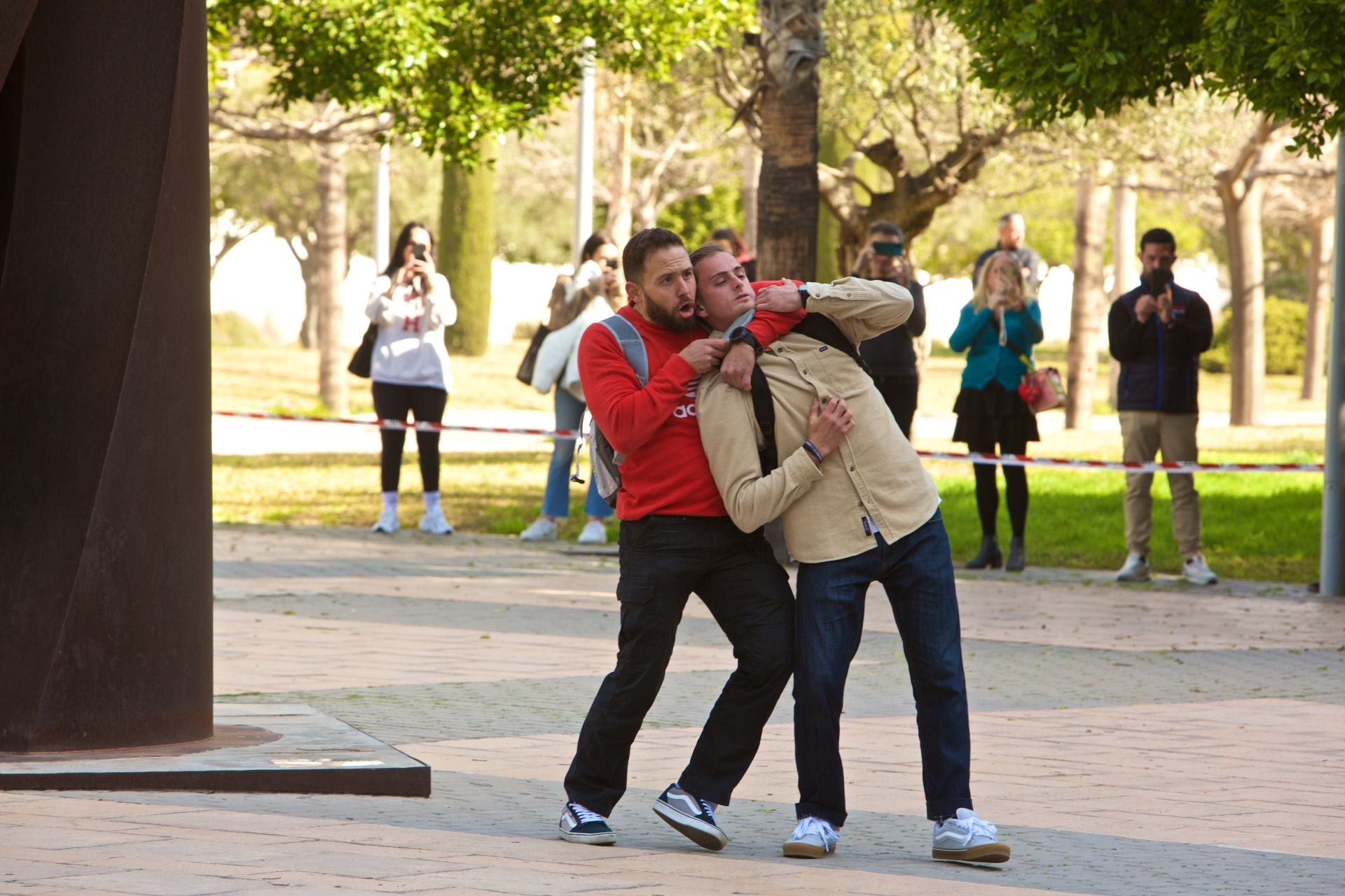 El macrosimulacro de la UA con la Policía Nacional, en imágenes
