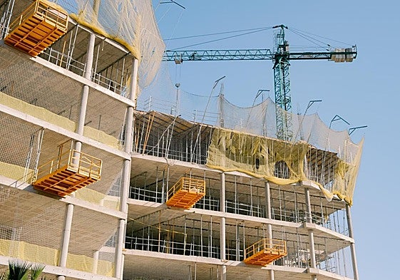 Edificio en obras en Alicante.