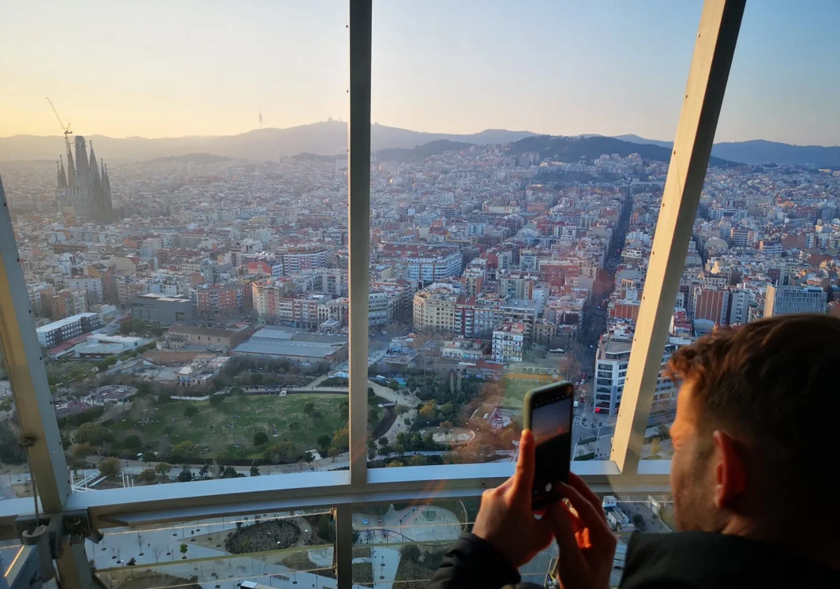 Imagen principal - Imágenes desde la Torre de les Glòries. Barcelona en 360 grados. 