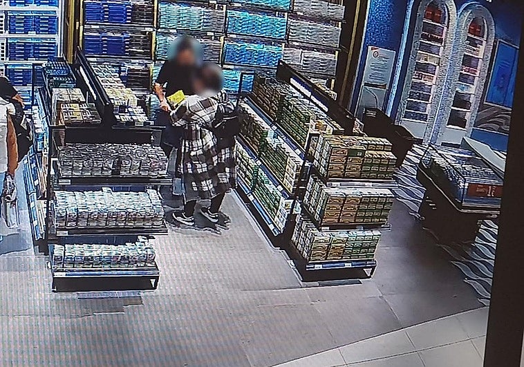 Imágenes de la 'Operación Rana' que ha desarticulado el grupo criminal que actuaba en numerosos aeropuertos españoles.