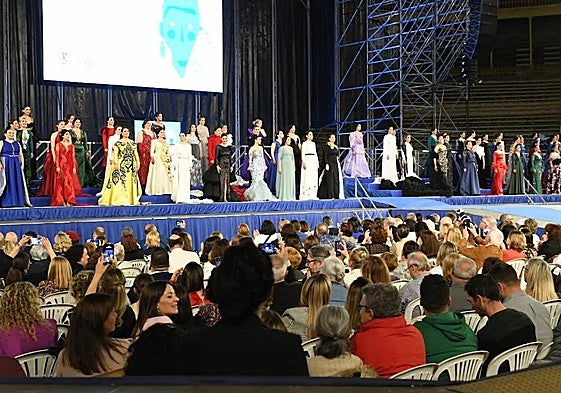 Pasarela de candidatas a bellea del foc.