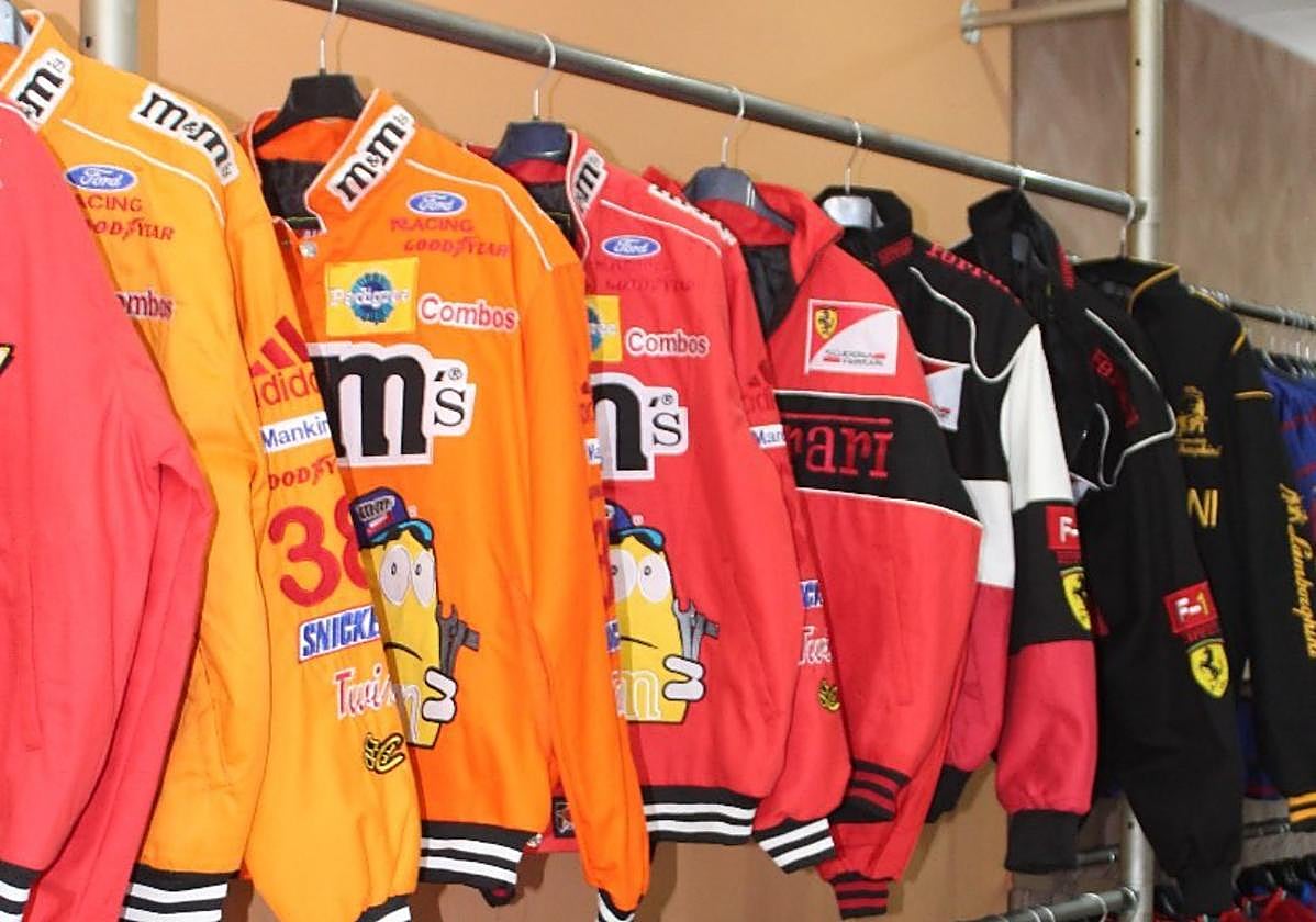 Algunas de las prendas retro que se podrán adquirir este fin de semana en Alicante.