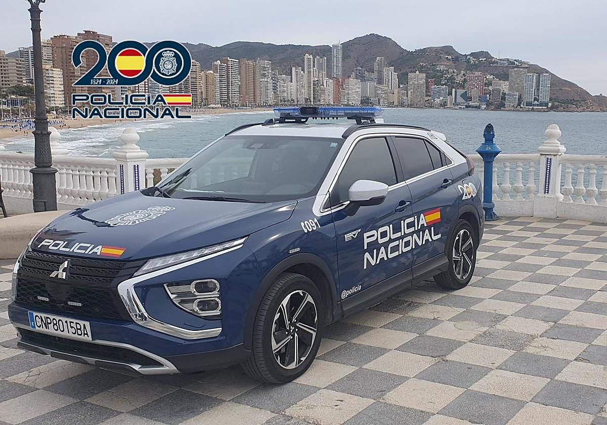 Imagen de archivo de una patrulla de la Policía Nacional en Benidorm.