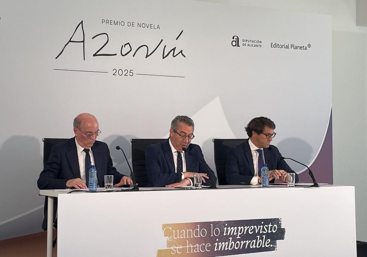 Dos alicantinos entre los finalistas del Premio Azorín de Novela 2025