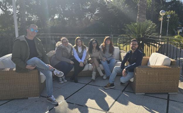 Jair, Mamen, Rachel, Laly, Carla, and Pau, members of the team responsible for 'Enjoy and Connect'.