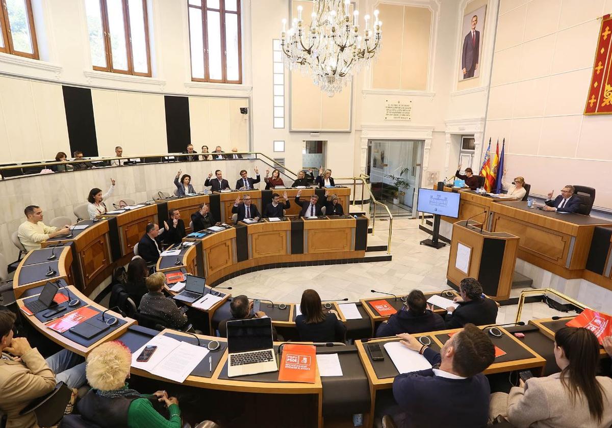 Alicante Provincial Council plenary session, archive image.
