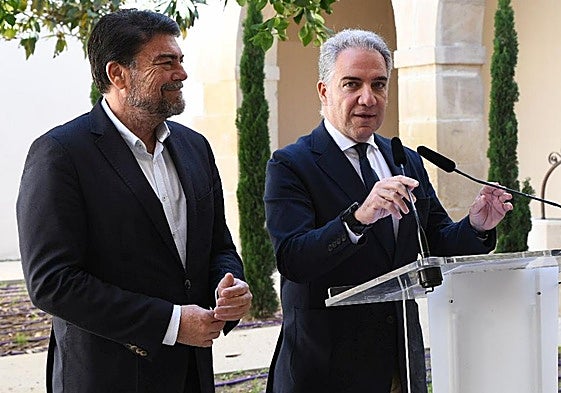 El alcalde de Alicante, Luis Barcala, con Elías Bendodo, este martes en Las Cigarreras.