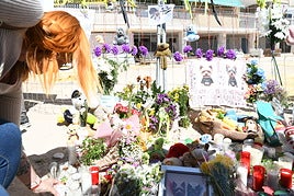 Concentración en Alicante para recordar a Bimba y Max, los perros asesinados por su dueña tras ser arrojados de un balcón