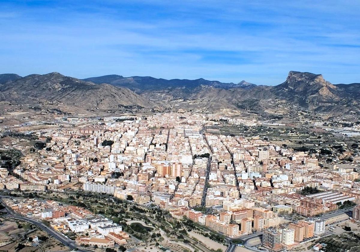 Elda sees a rise in population, reaching 2009 figures