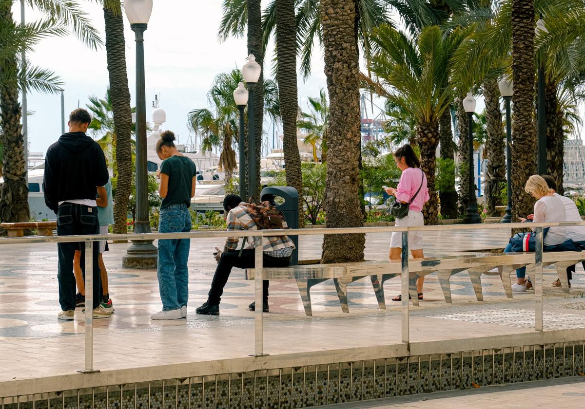 La Comunitat lidera la subida del turismo extranjero en España durante febrero
