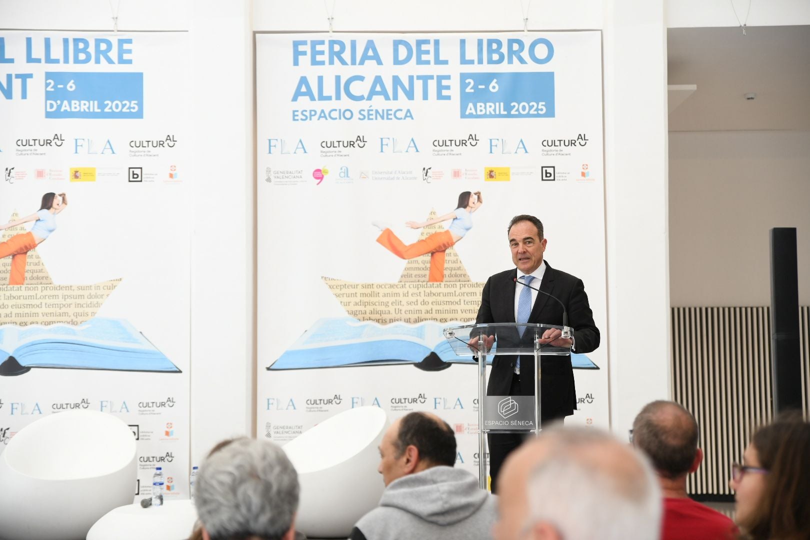 Pistoletazo de salida a la Feria del Libro de Alicante