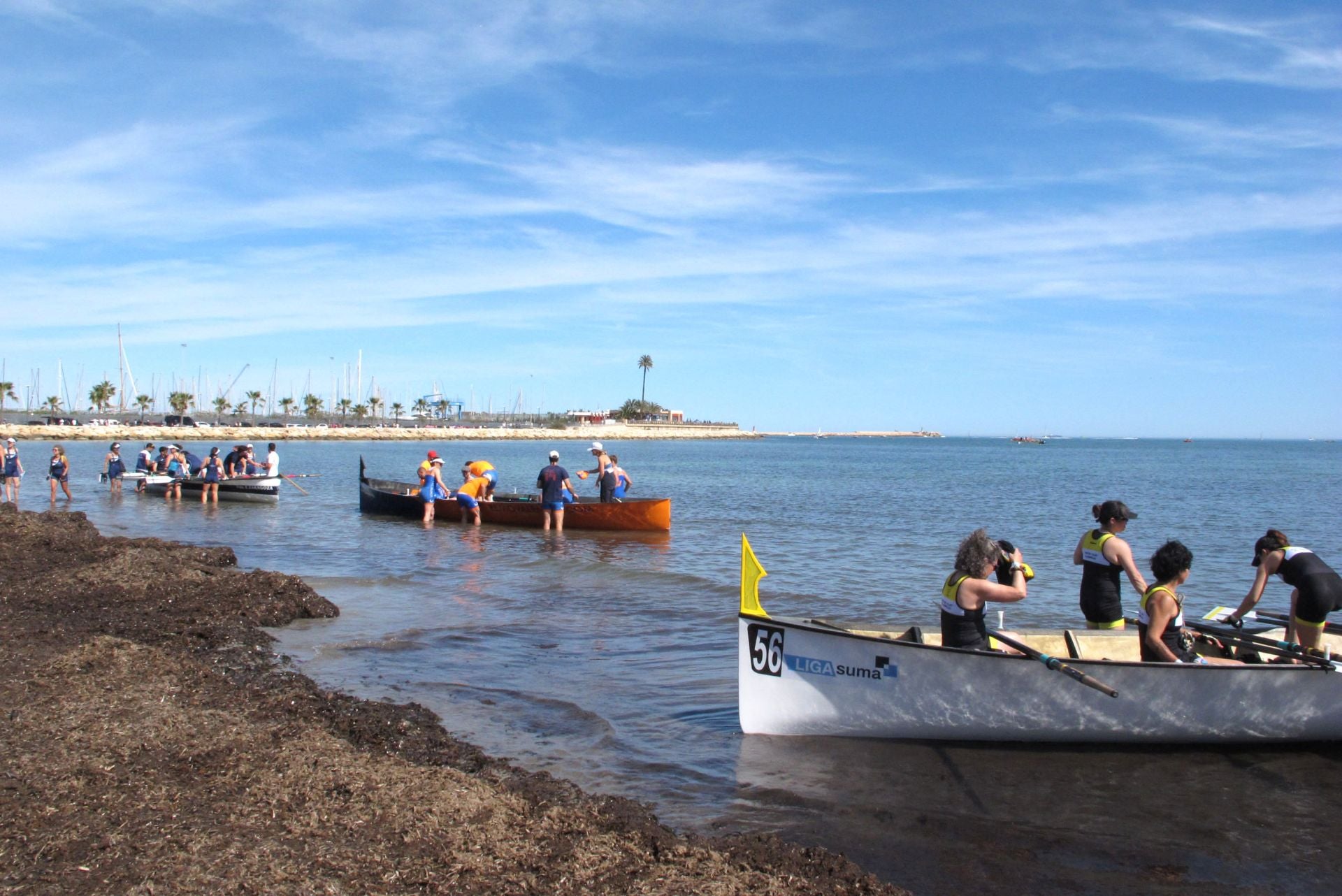 Dénia celebra la novena regata de la Liga Suma de remo de banco fijo