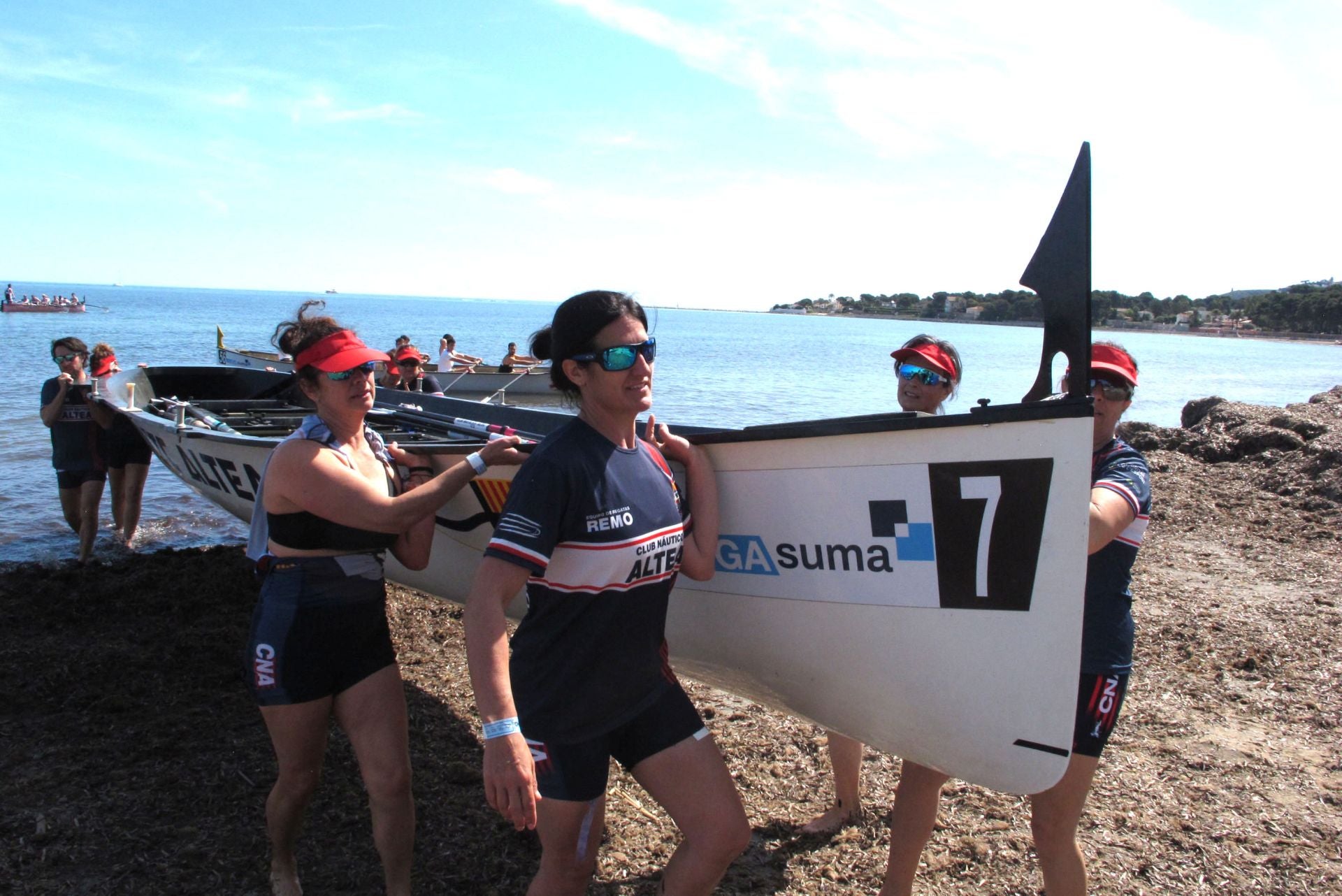 Dénia celebra la novena regata de la Liga Suma de remo de banco fijo