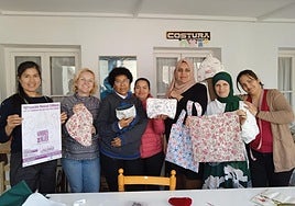 Voluntarias y usuarias del programa 'El Palomar'.