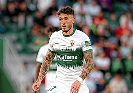 Josan Ferrández, durante un partido con el Elche.