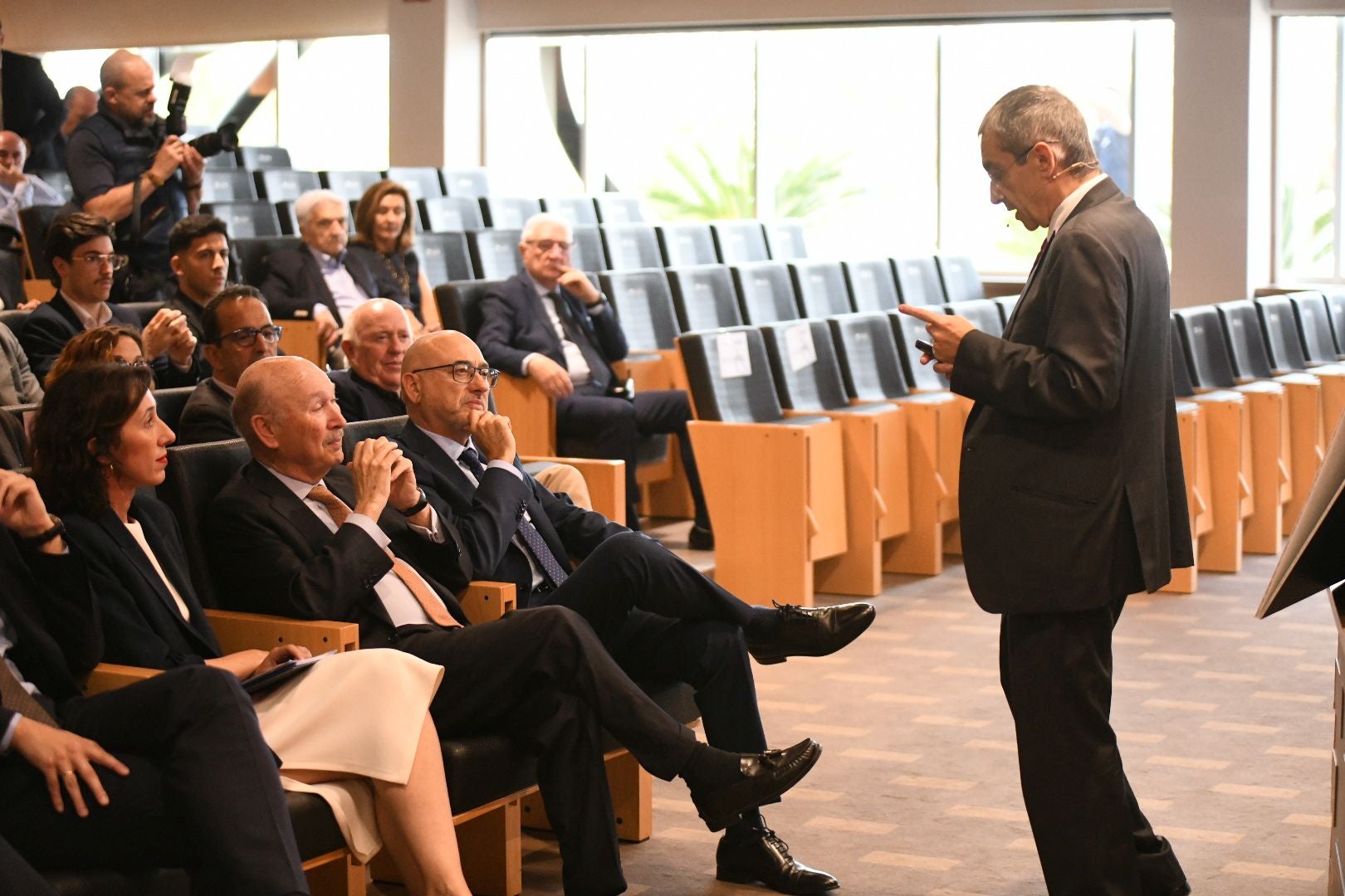 Los retos de la economía de la Comunitat, a debate en la sede de Elche de Grupo Soledad