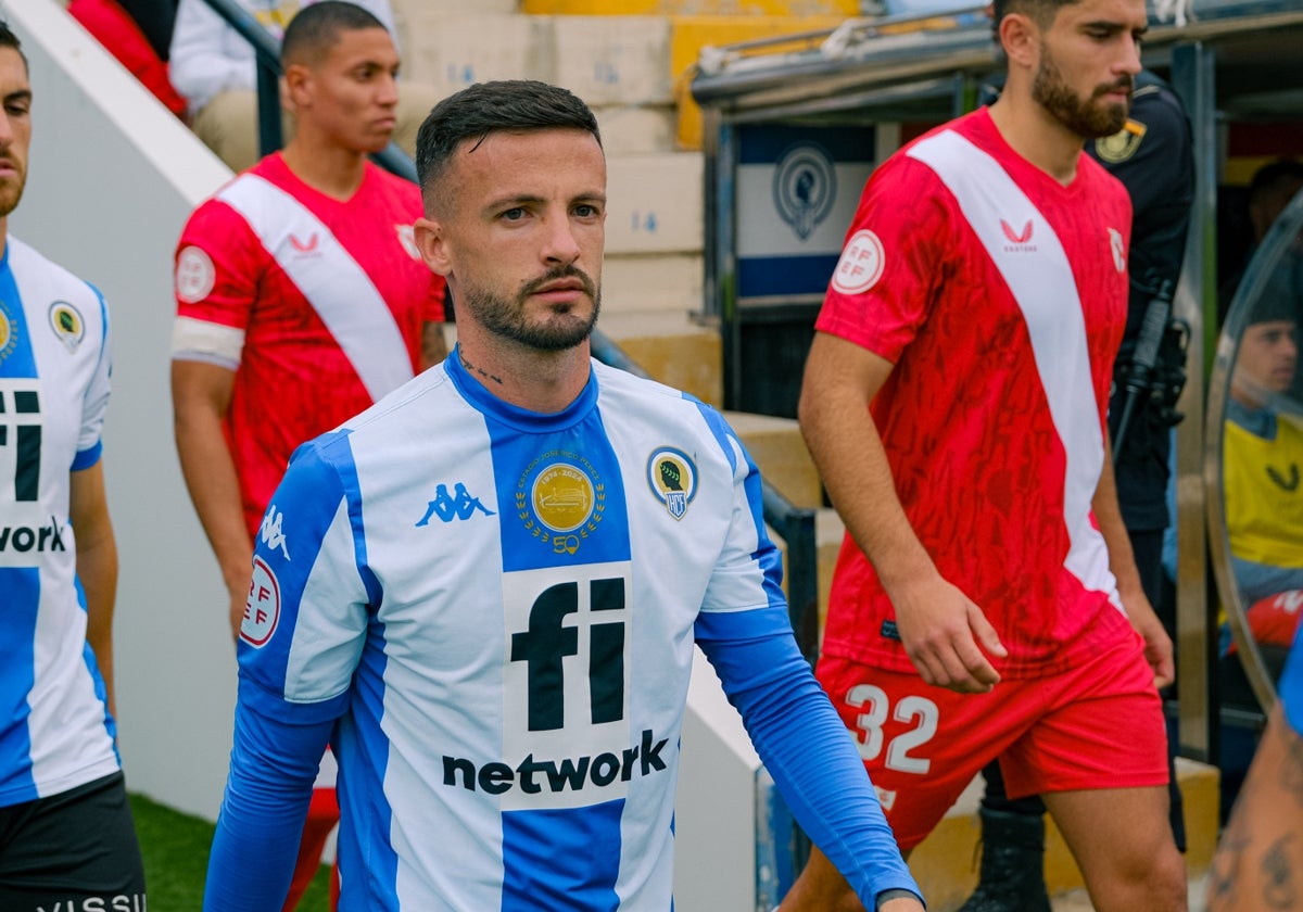 Javi Moreno, before the match against Sevilla Atlético at the Rico Pérez.