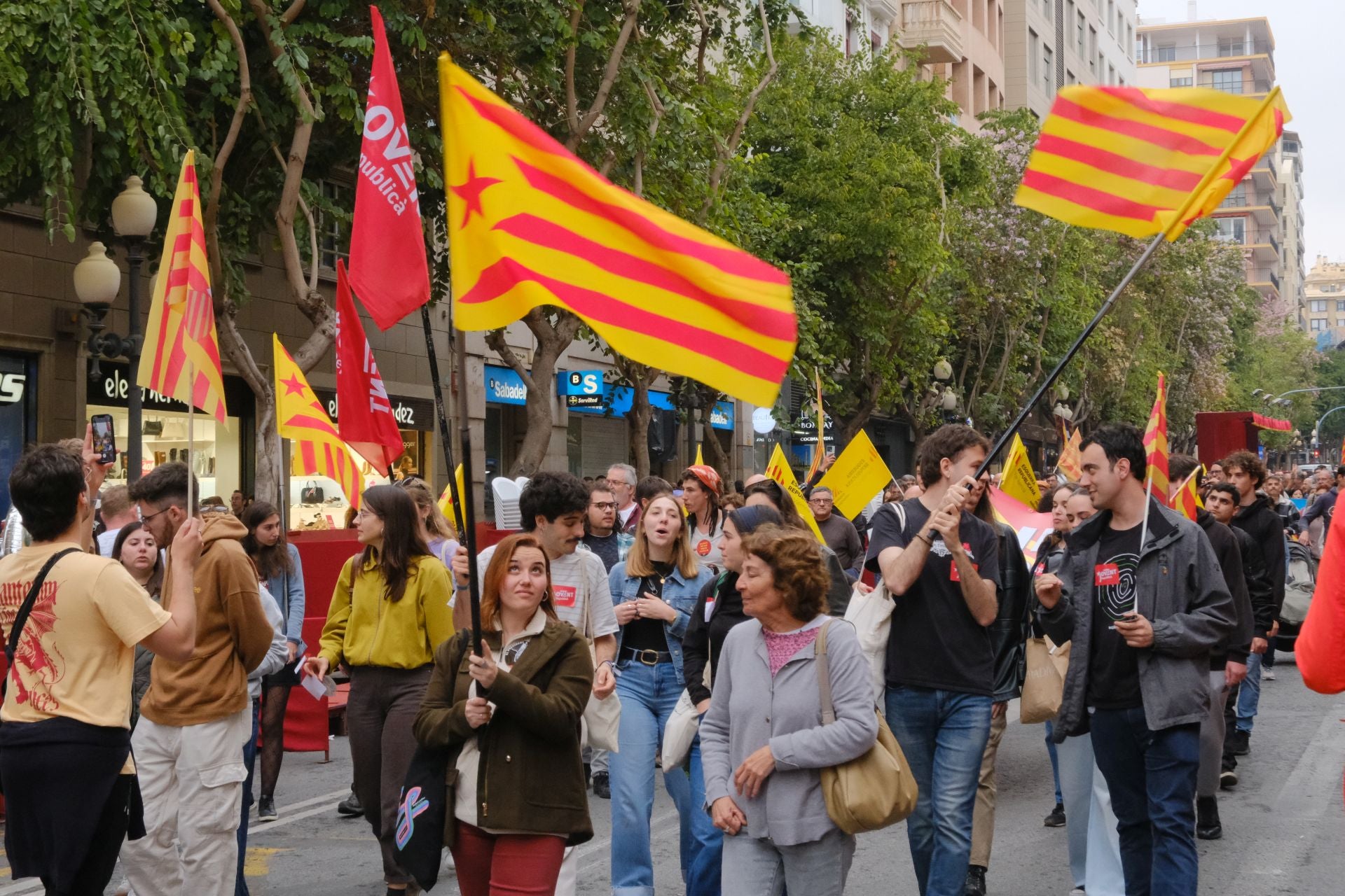 La manifestación del 25 d&#039;abril vuelve a Alicante para clamar por «la valencianidad del sur» de la Comunitat