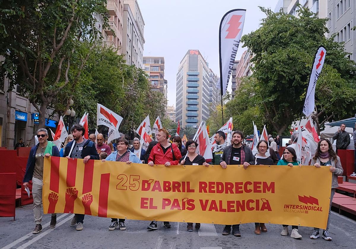 La manifestación del 25 d&#039;abril vuelve a Alicante para clamar por «la valencianidad del sur» de la Comunitat