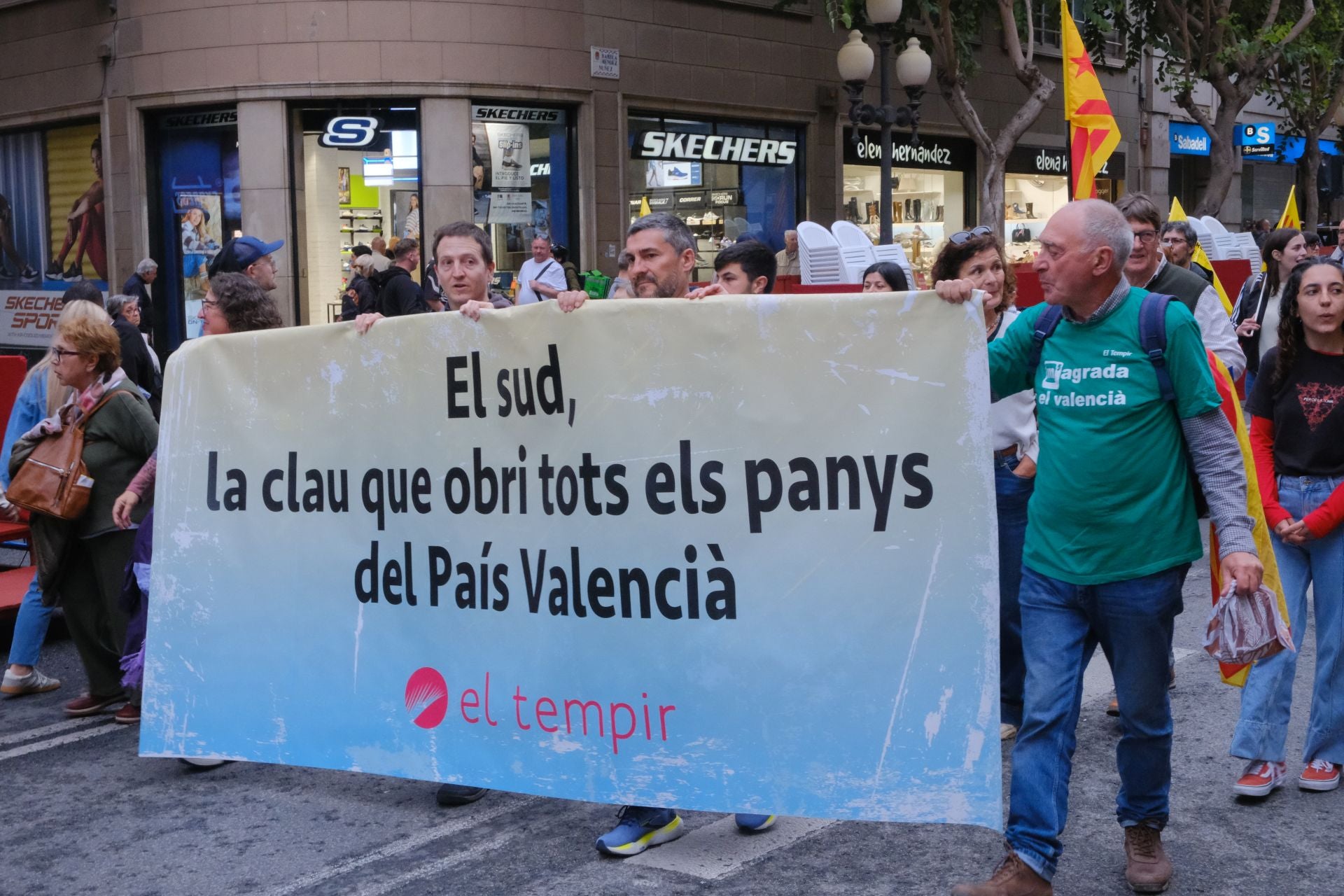 La manifestación del 25 d&#039;abril vuelve a Alicante para clamar por «la valencianidad del sur» de la Comunitat