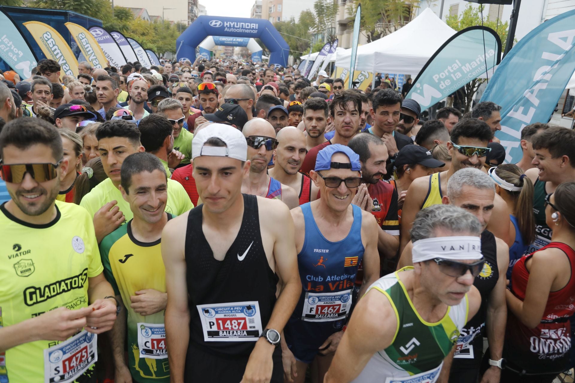 Búscate en las fotos de la Volta a Peu de Dénia