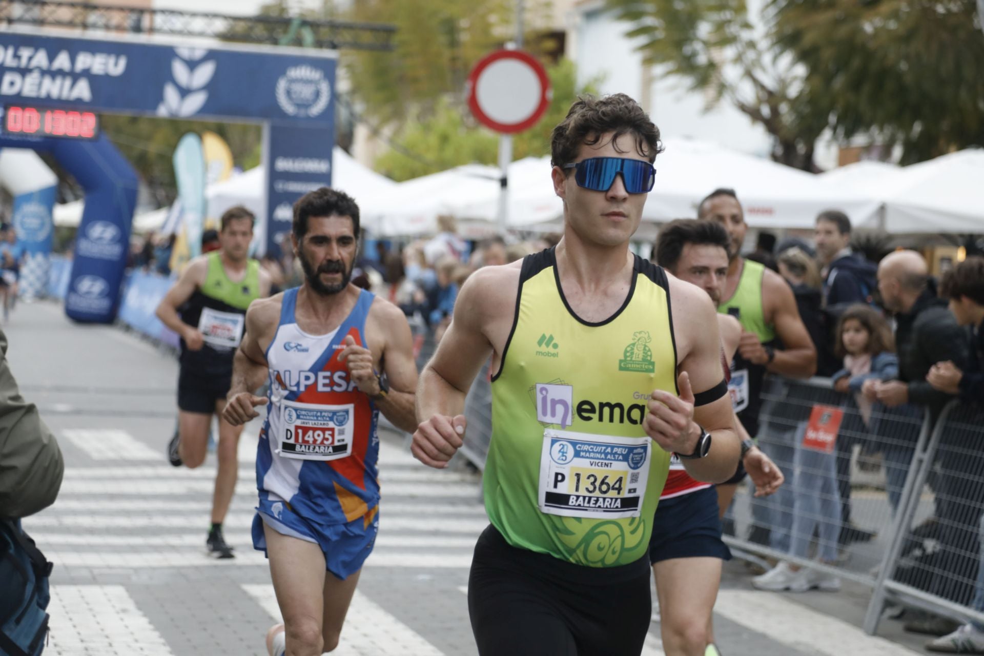 Búscate en las fotos de la Volta a Peu de Dénia