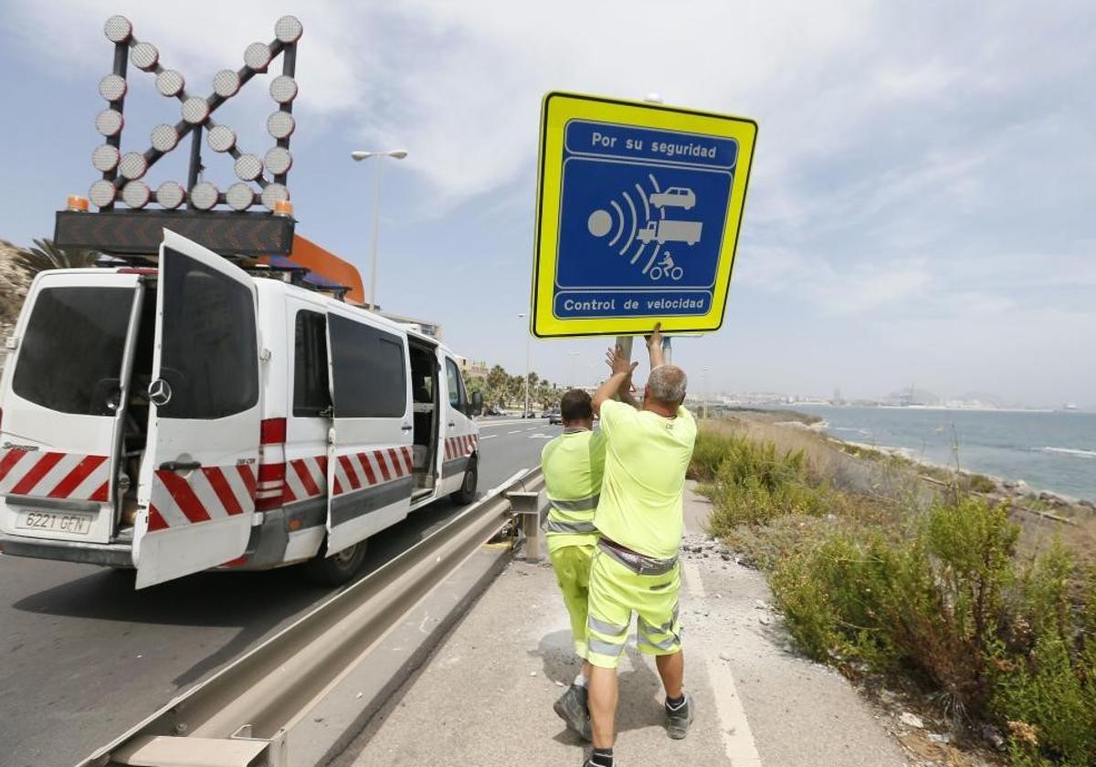 Alicante refuerza la seguridad vial con una inversión millonaria en señalización de tráfico
