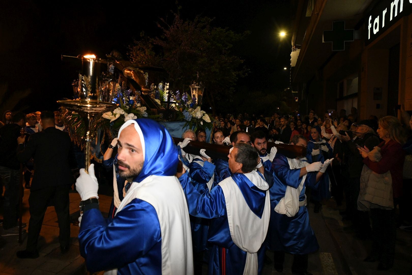 La espectacular salida de El Morenet emociona a Alicante y elude la lluvia