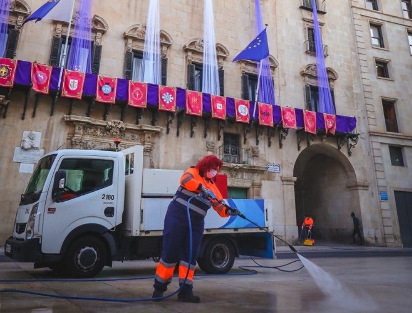 Alicante Enhances Easter Cleaning Services with 60 Mechanized Teams and 89 Workers